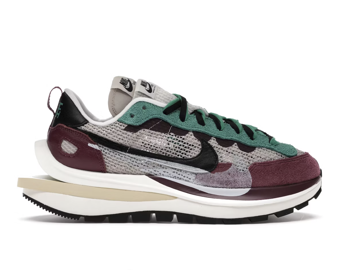 Nike Vaporwaffle sacai Villain Red Neptune Green